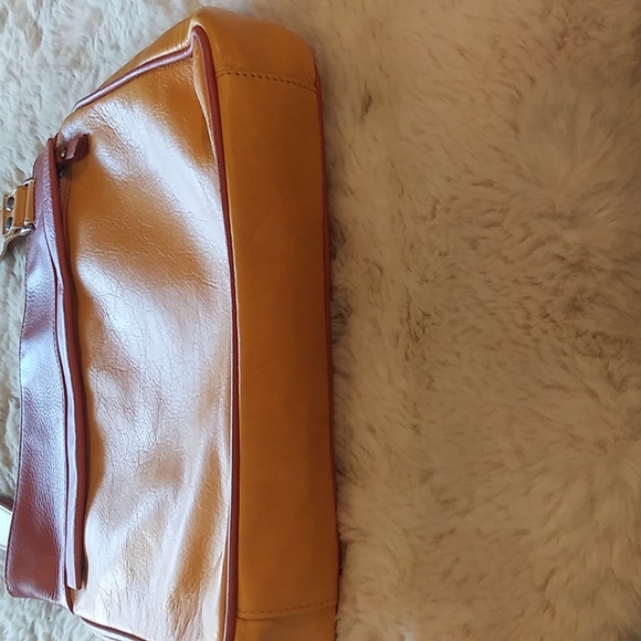 Valentina yellow and tan leather crossbody bag. - Picture 7 of 16